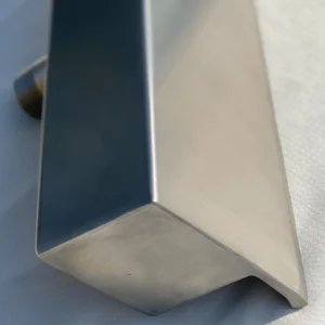 مصب شلال ستانلس ستيل جداري - مغلق