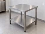 طاولة تحضير ستانلس 304 برف سفلي ستانلس مقاس 80×80×80 سم